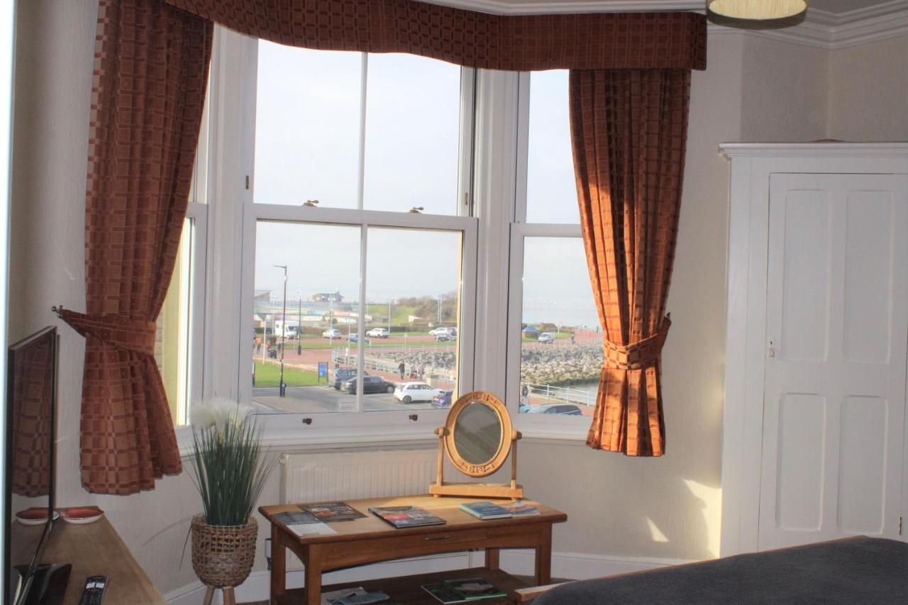 The Crown Hotel Morecambe Esterno foto
